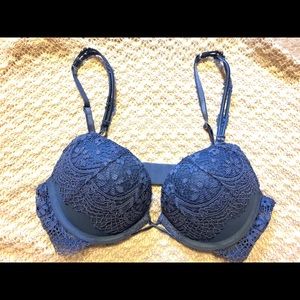 Victoria’s Secret Bombshell Plunge